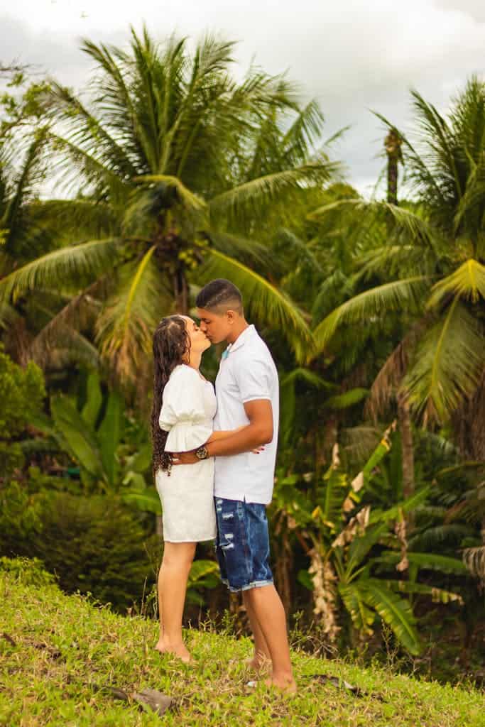 relationship scarcity mindset symptoms