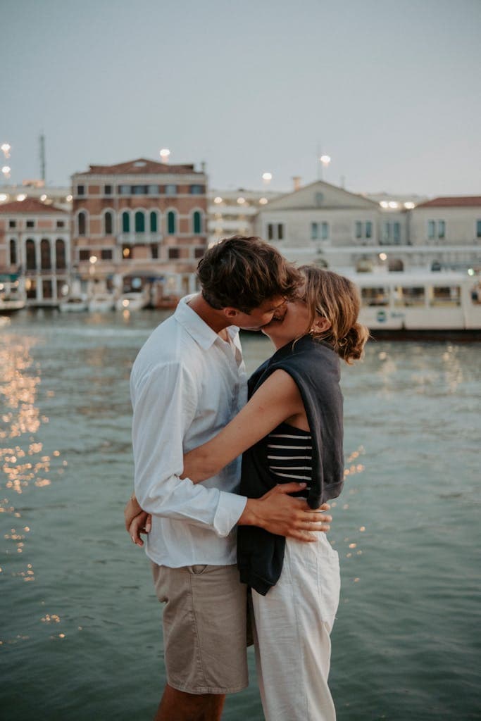 relationship scarcity mindset symptoms